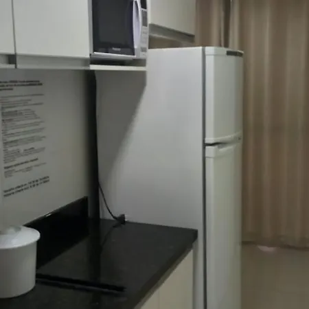 Apartamentos Ed London, Na Av Principal A Poucos Passos Das Termas Piratuba Exterior photo
