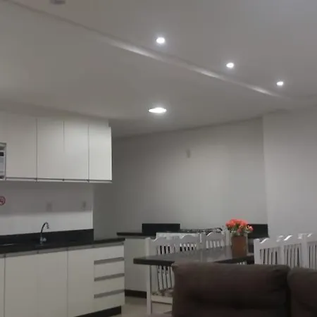 Apartamentos Ed London, Na Av Principal A Poucos Passos Das Termas Piratuba Exterior photo